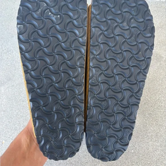 Tan and brown Birkenstock Arizona sandals - Picture 5 of 6